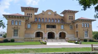 Nueva Aplicación Para Recorrer la Ciudad Trae la Historia de Pensacola Viva ~ New walking-tour app brings Pensacola’s history alive