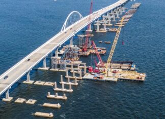 Pensacola Bay Bridge under repair