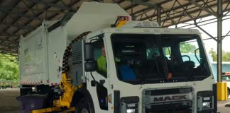 Electric garbage collection truck