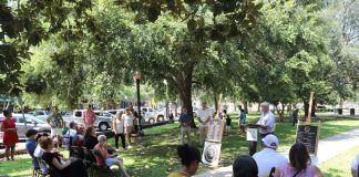 Pensacola Mayor Grover Robinson addressing an audience