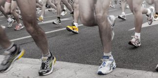 marathon runners running