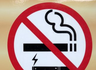 No smoking sign — stock photo.