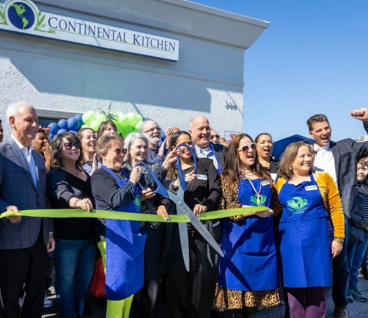 Continental Kitchen in Mobile ribbon cutting