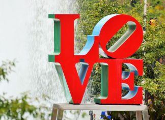 LOVE sculpture in Philadelphia