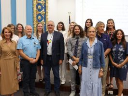 Group of Muscogee and members of local government