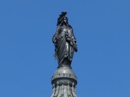 Jensjunge statue