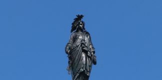 Jensjunge statue