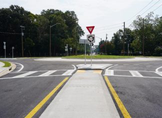 Apertura de nueva rotonda el viernes 31 de julio en la intersección de West Spencer Field Road, South Spencer Field Road y Giddens Lane ~ New roundabout opening Friday, July 31 at intersection of West Spencer Field/South Spencer Field Roads and Giddens Lane Round about installed at Spencer Field Road in Pace