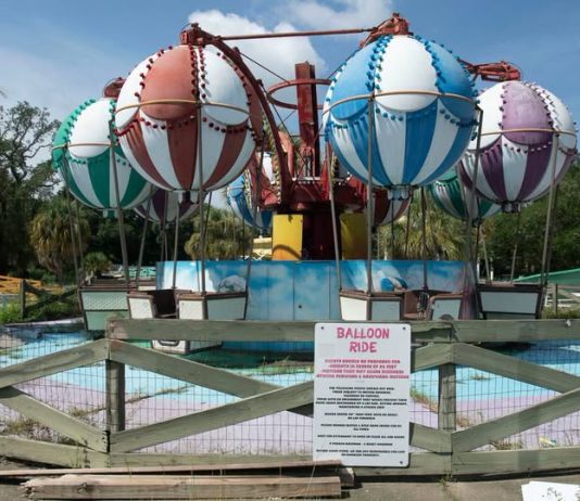 Amusement park ride